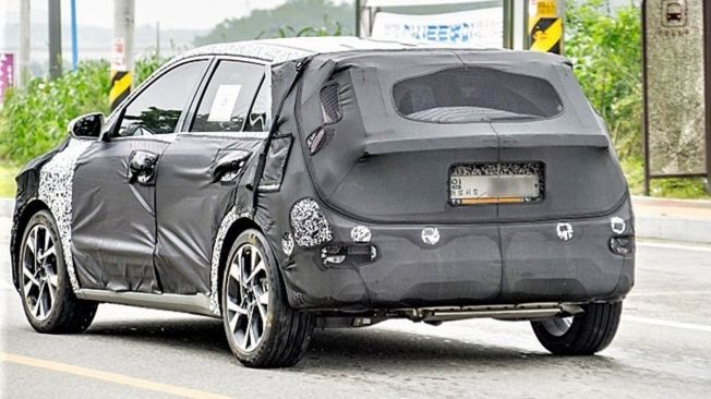 KIA Niro 2022 - foto espía posterior