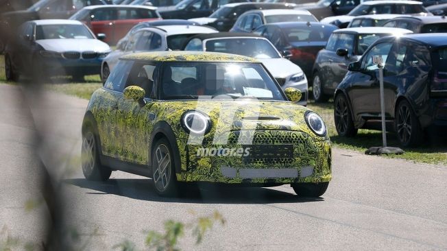 MINI Cooper SE 2021 - foto espía