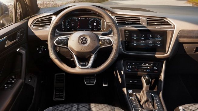 Volkswagen Tiguan 2021 - interior