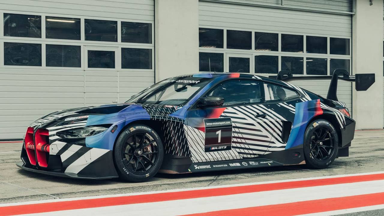 El BMW M4 GT3 se deja ver en pista bajo una buena dosis de camuflaje