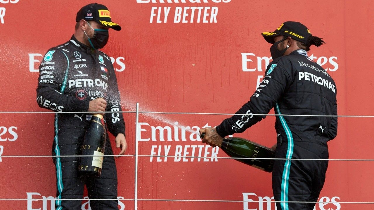 Bottas pide un cambio: «Estos monos negros son jodidamente calurosos»