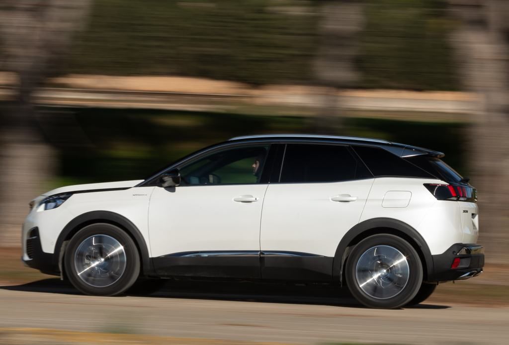 ¿Cuánto cuesta el mantenimiento de un Peugeot 3008 híbrido enchufable?