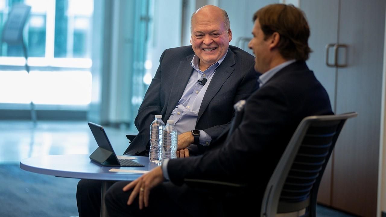 Jim Farley toma el testigo de Jim Hackett como nuevo CEO y Presidente de Ford