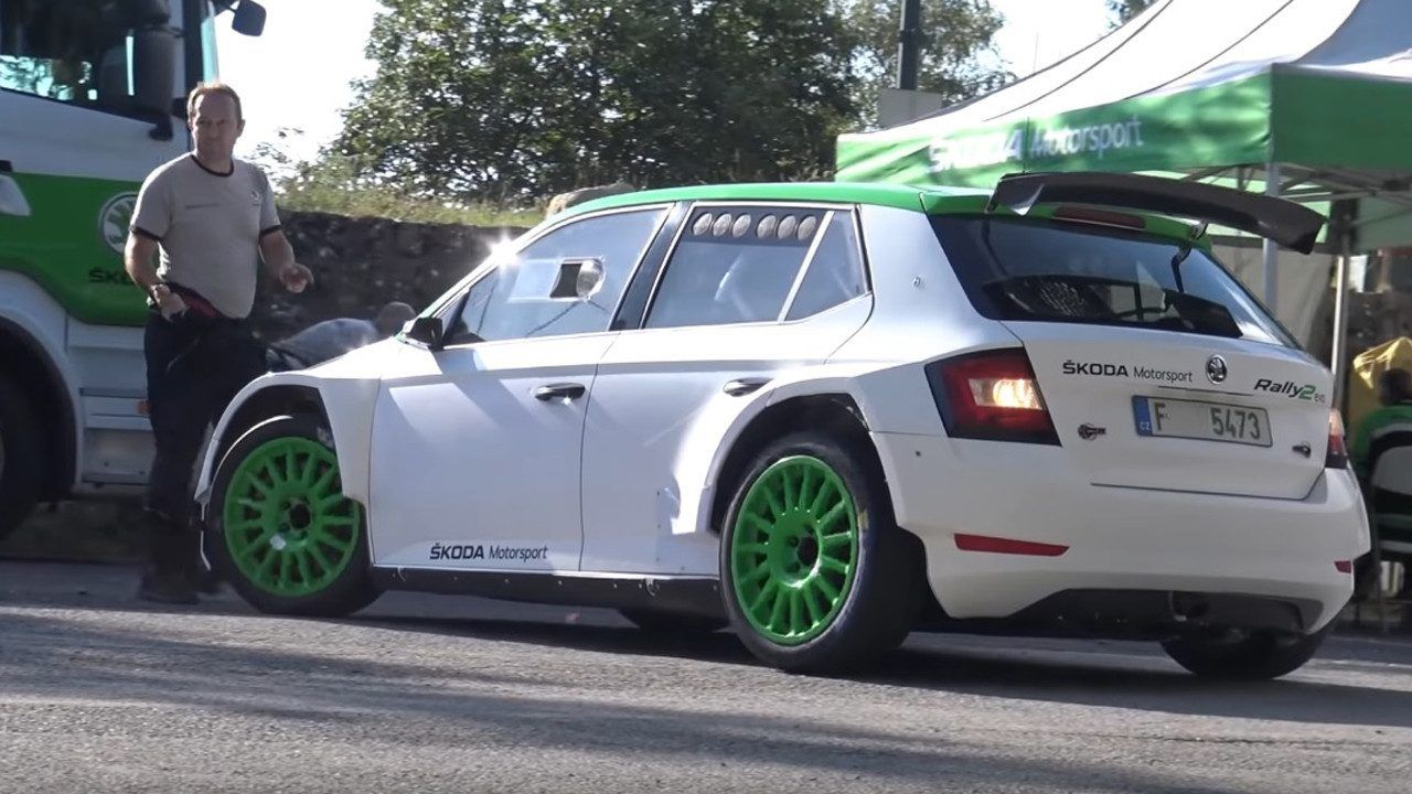 Kris Meeke prueba el Skoda Fabia R5 Evo en el área de Sanremo