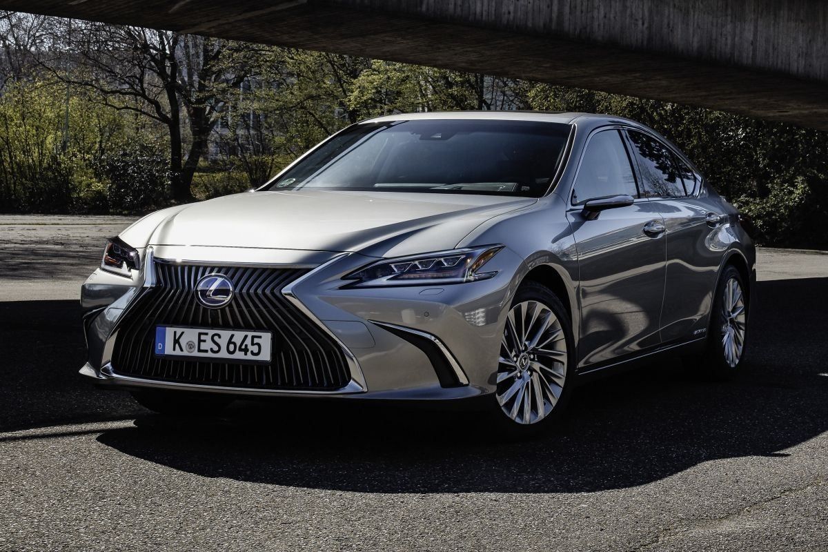 El Lexus ES 2021 estrena cámaras retrovisoras opcionales en Europa