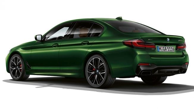 BMW M550i xDrive - posterior