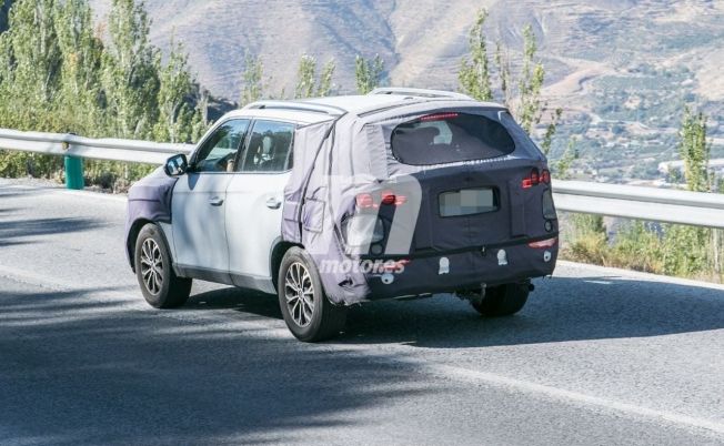 SsangYong Rexton 2021 - foto espía posterior