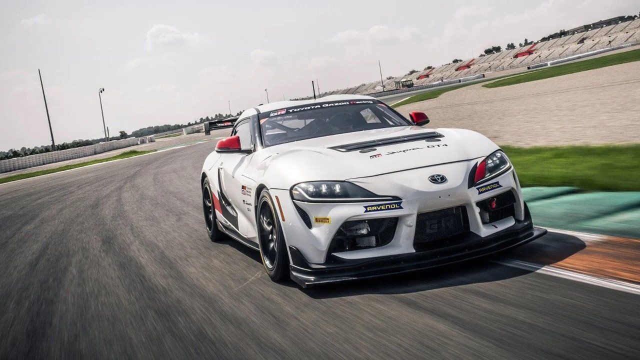 'Pechito' López competirá en el DTM Trophy con un Toyota GR Supra GT4