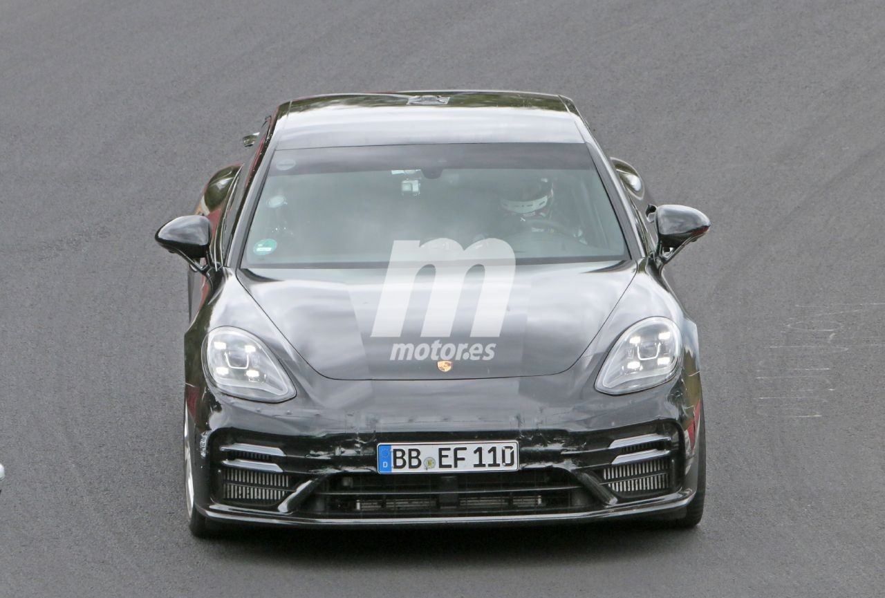 Un prototipo del actualizado Porsche Panamera Turbo S marca un nuevo récord en Nürburgring