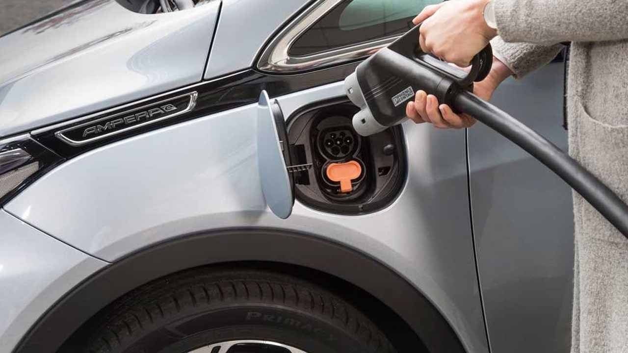 Tipos de cargadores para coches eléctricos y velocidad de carga