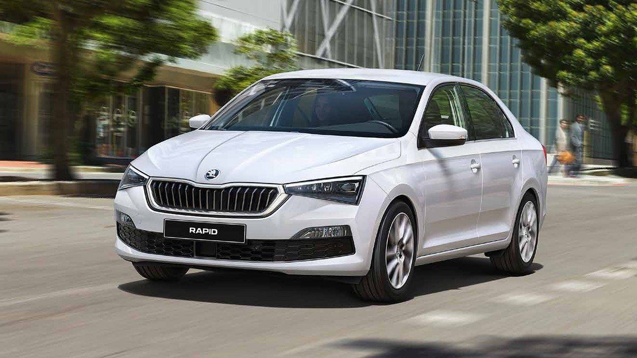 Rusia - Julio 2020: El nuevo Skoda Rapid sorprende en un mercado en crecimiento