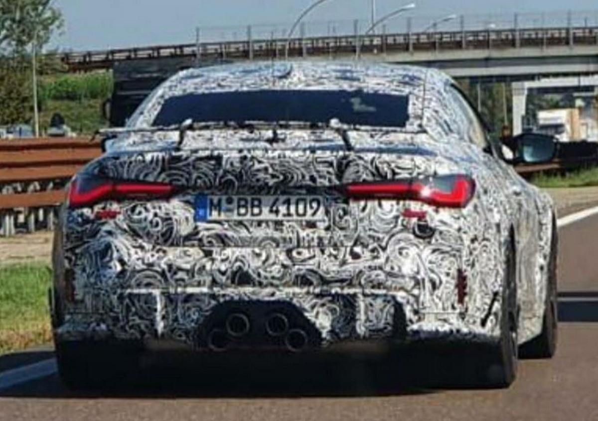 Posible prototipo del futuro BMW M4 CSL cazado en la calle