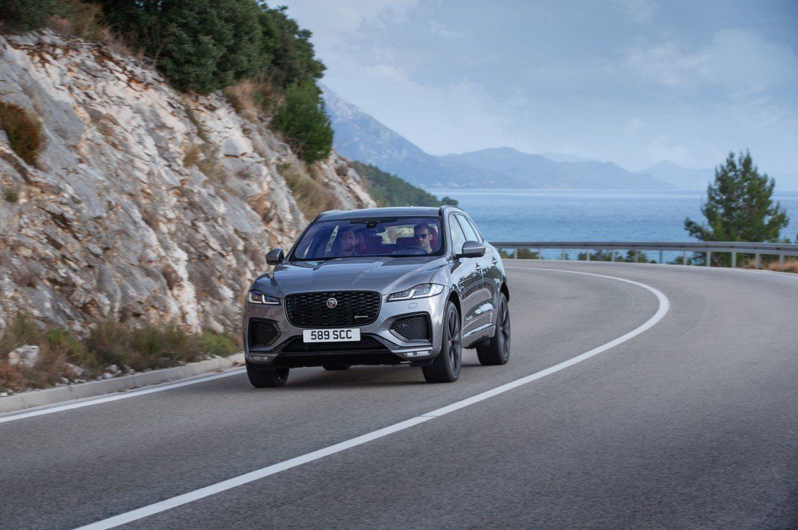 Jaguar F-PACE 2021, más nuevo por dentro que fuera, y estrena versión híbrida