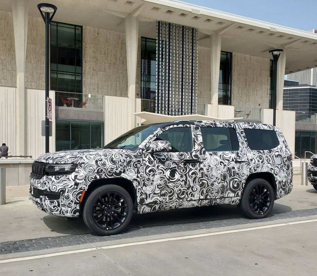 El Jeep Grand Wagoneer pierde camuflaje y revela su extremo parecido con el concept