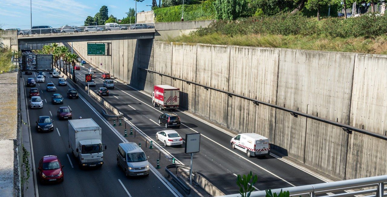 La Zona Baja de Emisiones de Barcelona (ZBE) empezará a enviar multas desde el 15 de septiembre