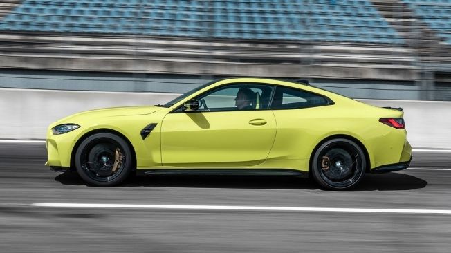 BMW M4 Coupé 2021 - lateral