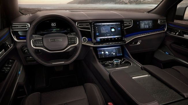 Jeep Grand Wagoneer Concept - interior