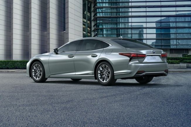 Lexus LS 2021