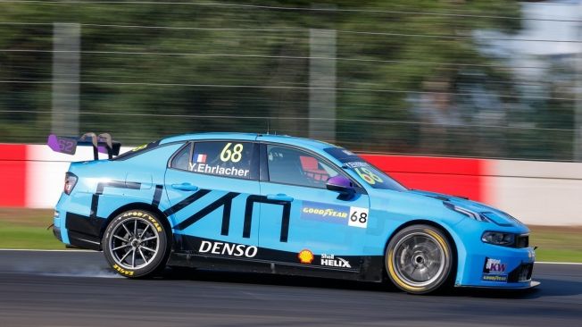 Nathanaël Berthon conquista la primera pole del WTCR 2020 en Zolder