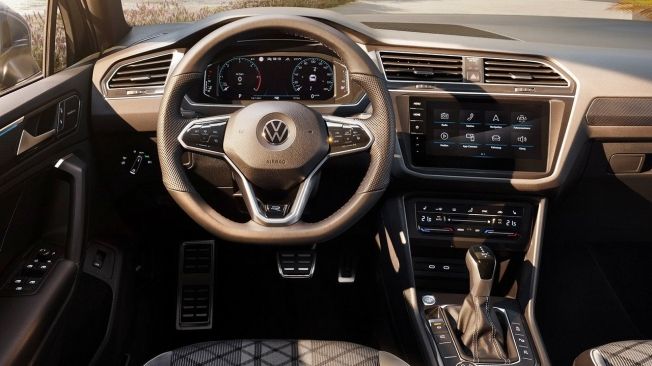 Volkswagen Tiguan 2021 - interior