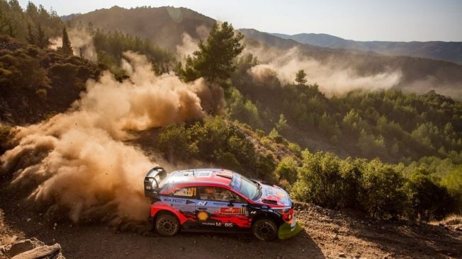 Sébastien Ogier asalta el liderato del Rally de Turquía con su Toyota