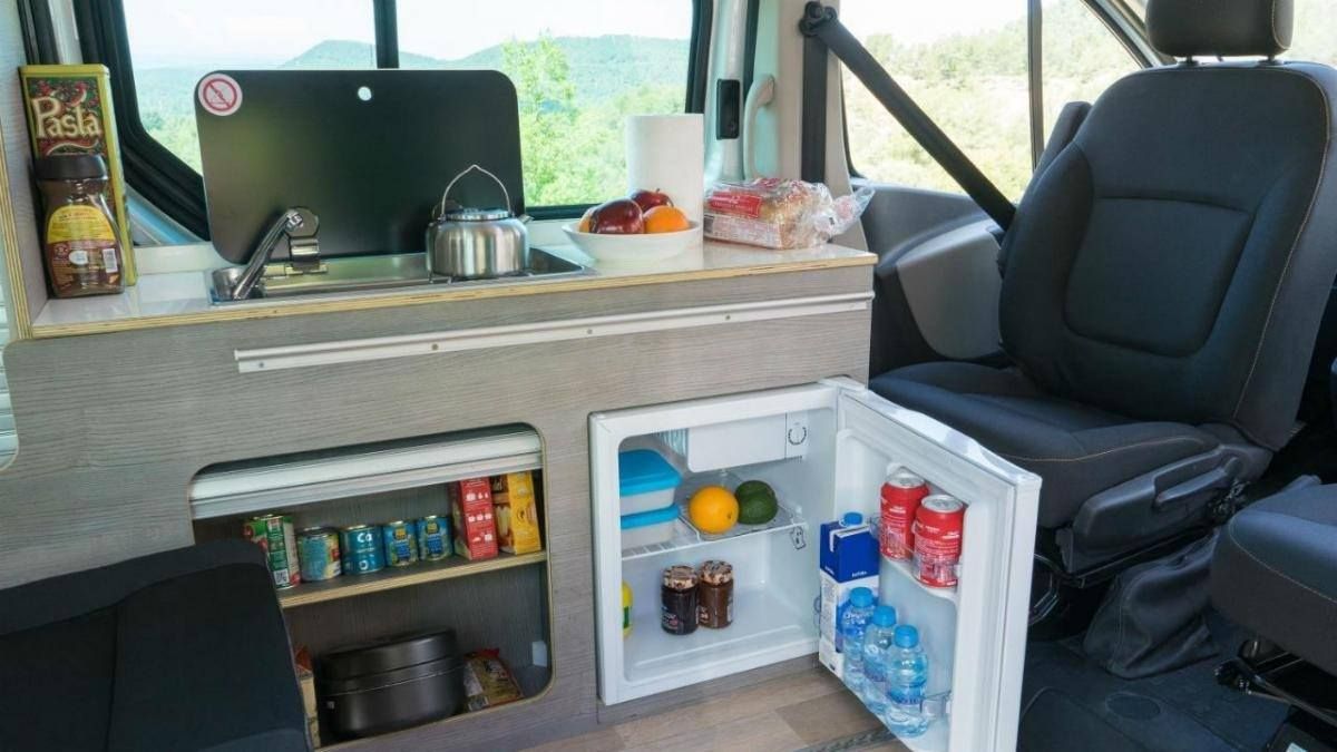 Prepara tu coche para ir de viaje, para un camping o para una travesía por el campo