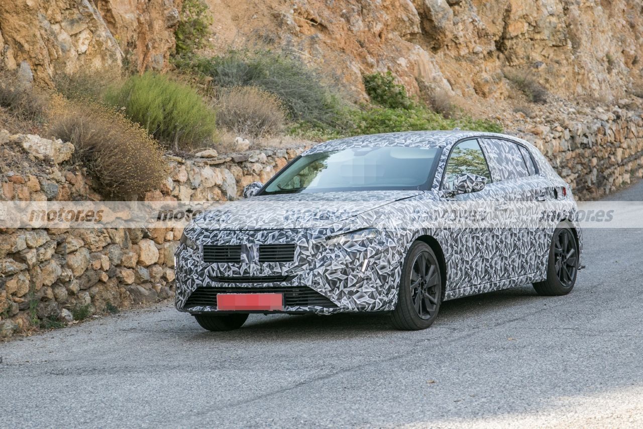 El nuevo Peugeot 308 2021 comienza a perder camuflaje, atención a estas fotos espía