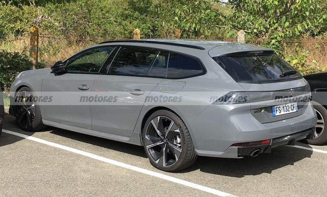 El nuevo Peugeot 508 SW PSE posa al descubierto en sus primeras fotos espía