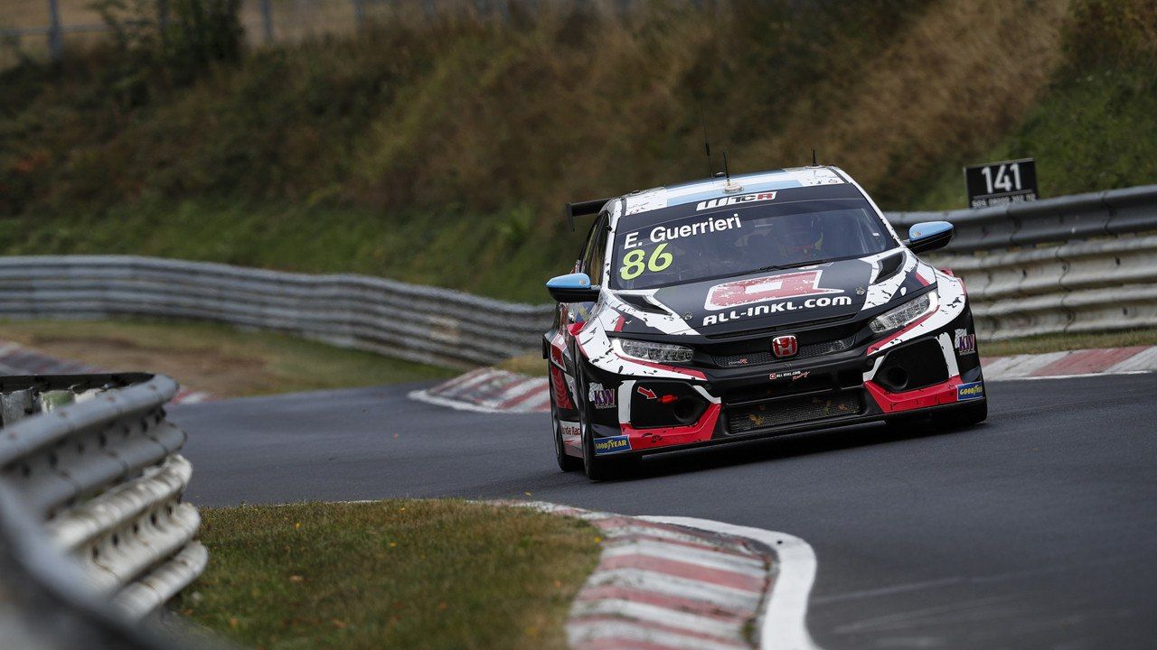 Recital de Esteban Guerrieri para conquistar el empapado Nordschleife