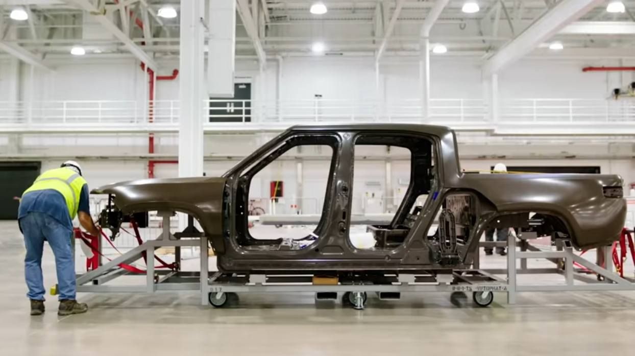 Rivian Automotive comienza el ensamblaje de unidades de preproducción del R1T