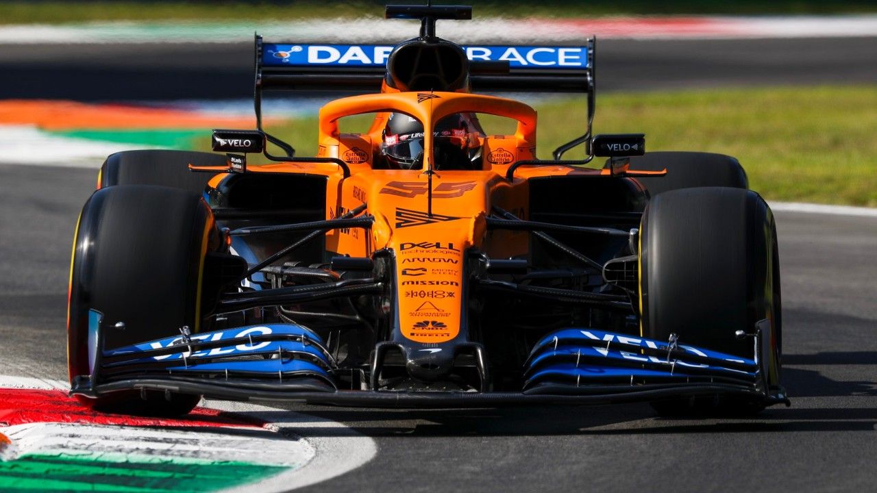 Sainz regresa con positivismo: «El ritmo del MCL35 parece prometedor»