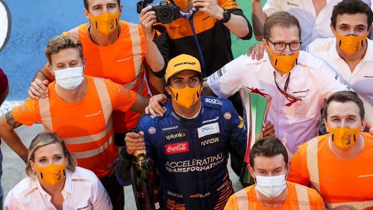 Seidl rinde tributo a Sainz: «Lo ha dado todo, estoy orgulloso»