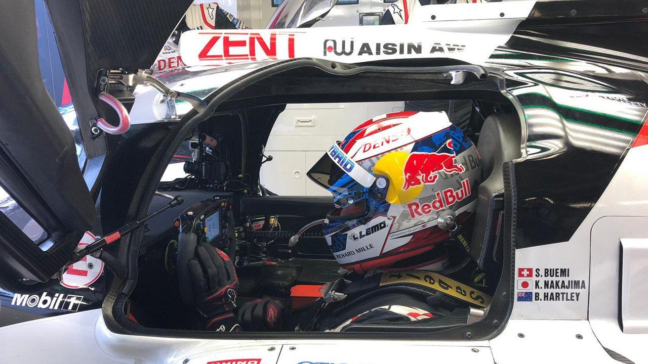 El Toyota #8 se pone a punto en el mojado warm up de Le Mans