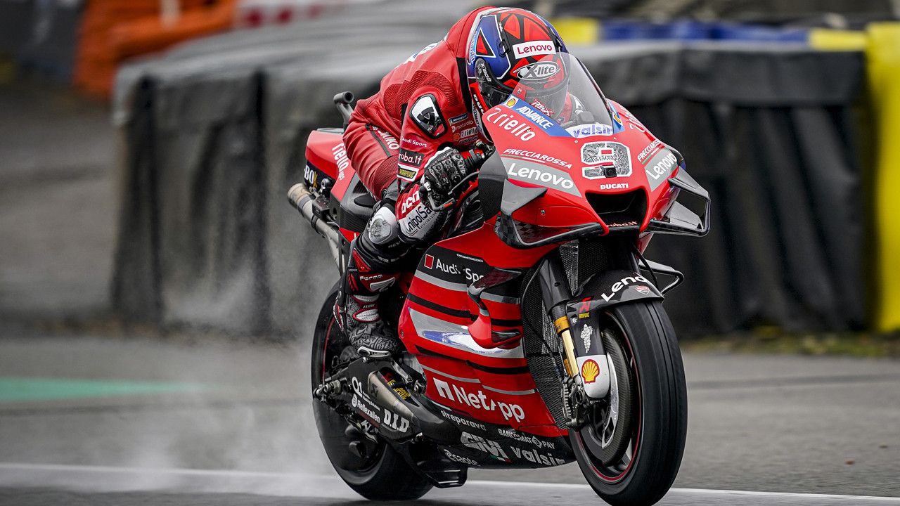 Petrucci gana el GP de Francia de MotoGP por delante de Álex Márquez