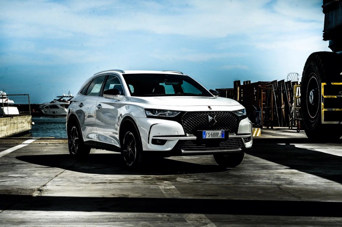 DS 7 Crossback Performance Line 2021, un nuevo color con mucha deportividad