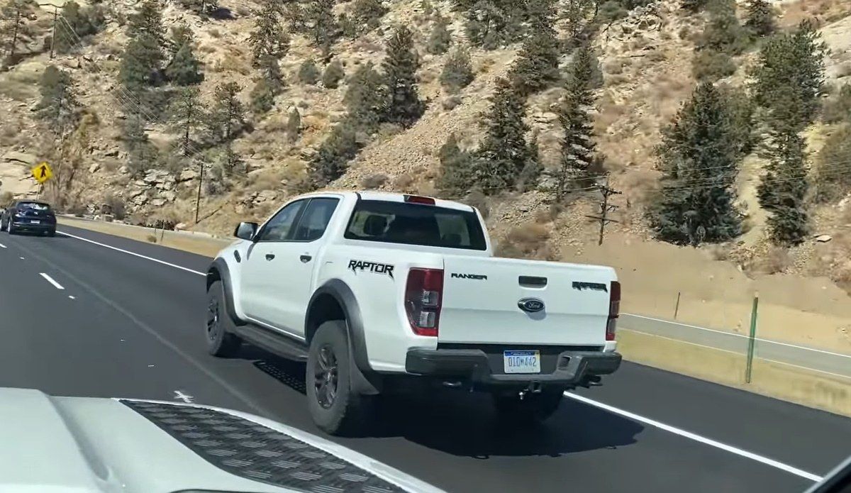 ¿Qué hace un prototipo del Ford Ranger Raptor con volante a la derecha probando en EEUU?