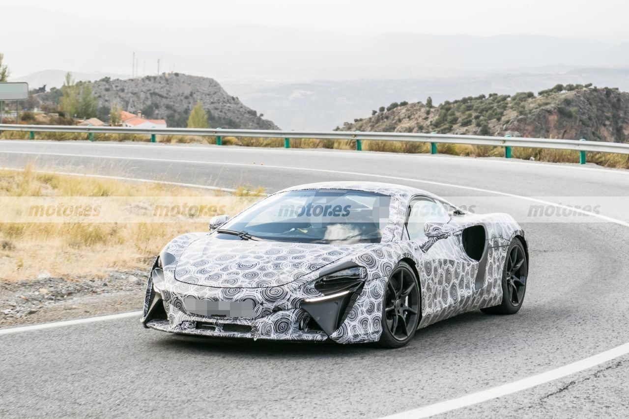 El nuevo McLaren V6 híbrido cazado en el sur de Europa