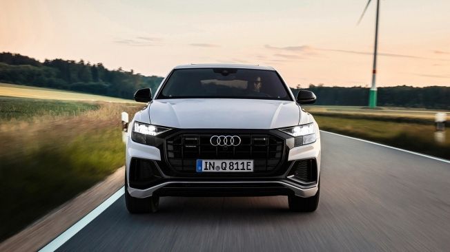 Audi Q8 TFSI e quattro - frontal