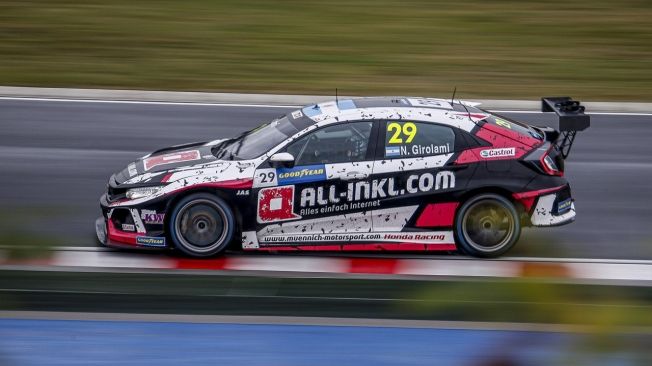 Esteban Guerrieri se impone en la primera manga del WTCR en Hungría