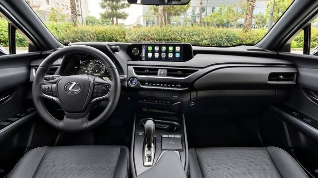 Lexus UX 300e - interior