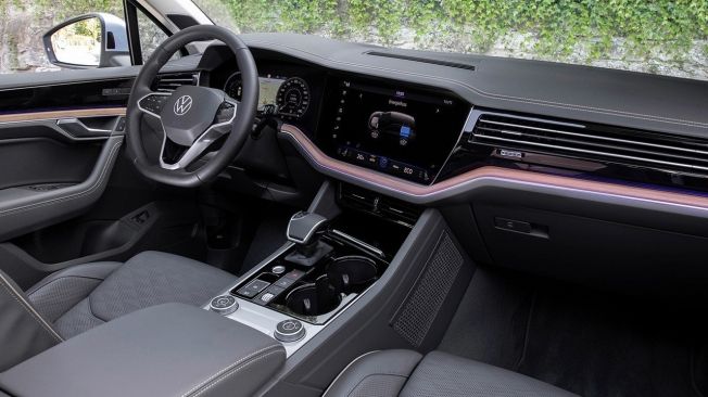 Volkswagen Touareg eHybrid - interior