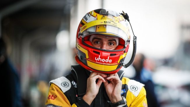 Tom Coronel gana una accidentada carrera del WTCR en Slovakia Ring