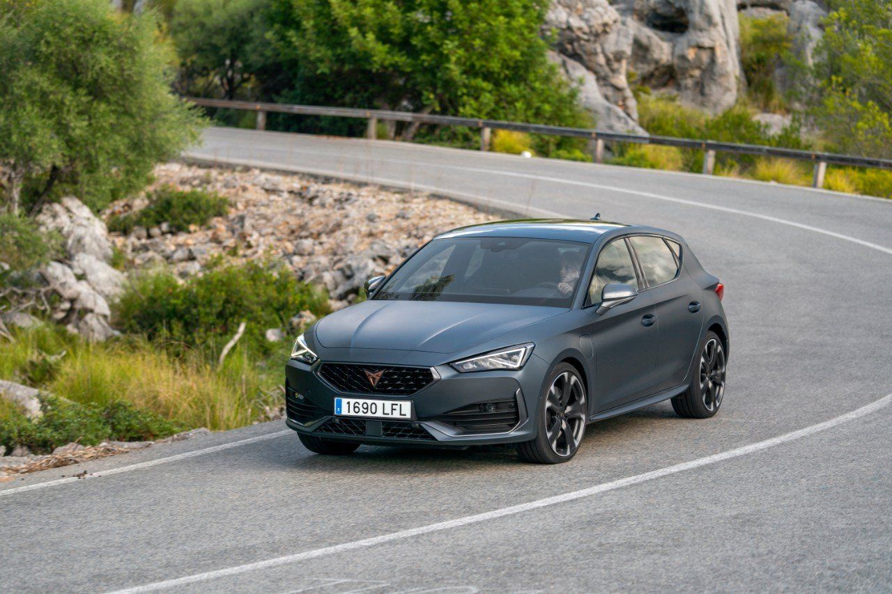 Prueba CUPRA León e-Hybrid 2021, el compacto deportivo enseña los colmillos