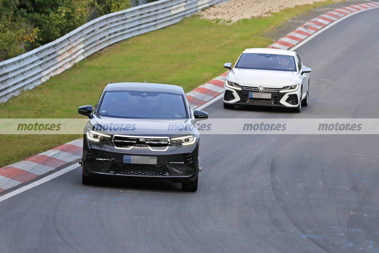 Nuevas fotos espía del Volkswagen ID.4 Coupé muestran al eléctrico en Nürburgring