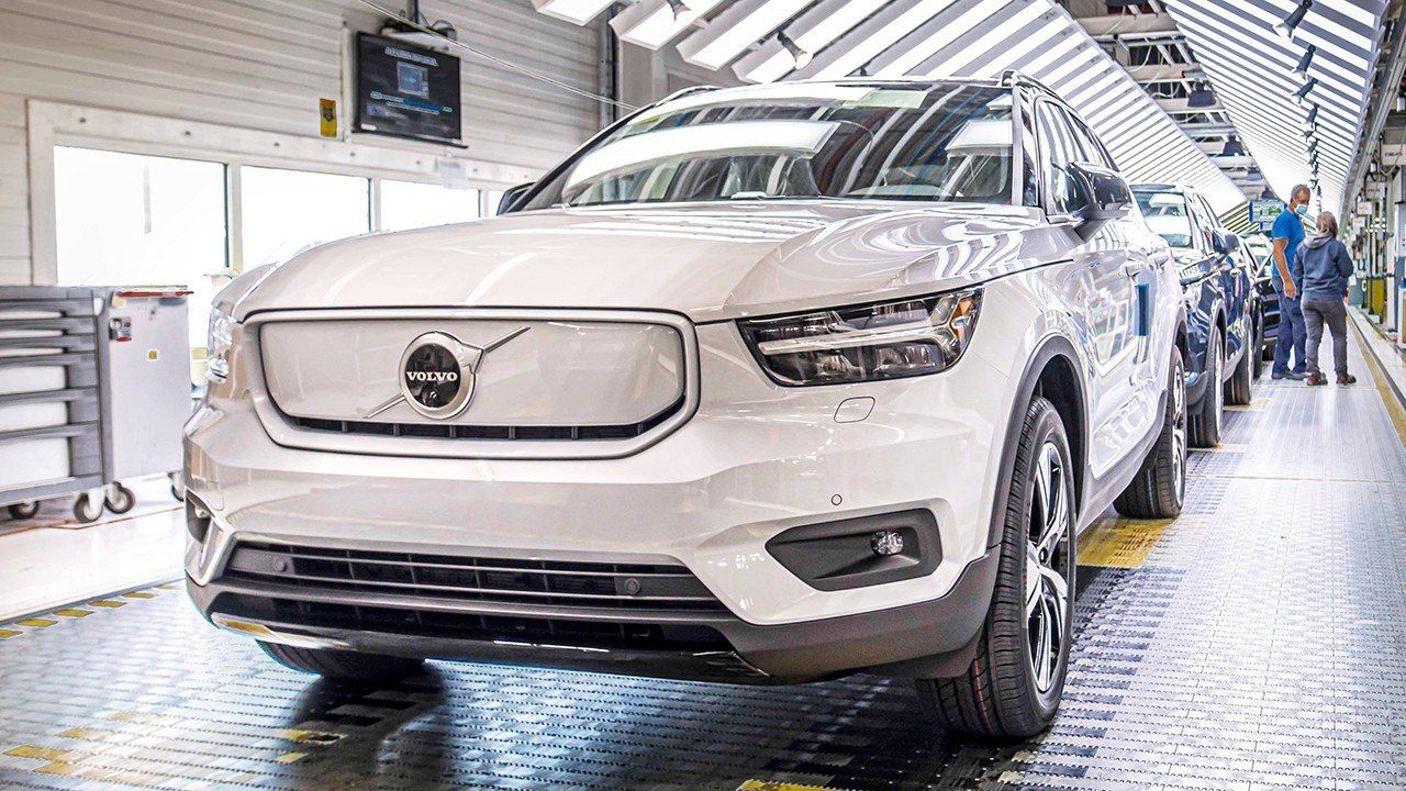 La producción del nuevo Volvo XC40 Recharge, un nuevo SUV eléctrico, ha comenzado