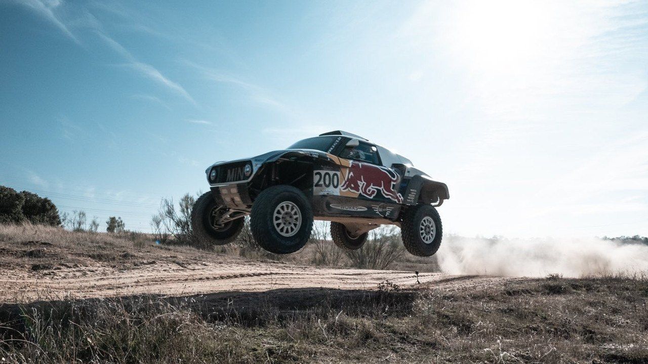 Nuevo test de Carlos Sainz y Lucas Cruz con el MINI JCW Buggy en Madrid