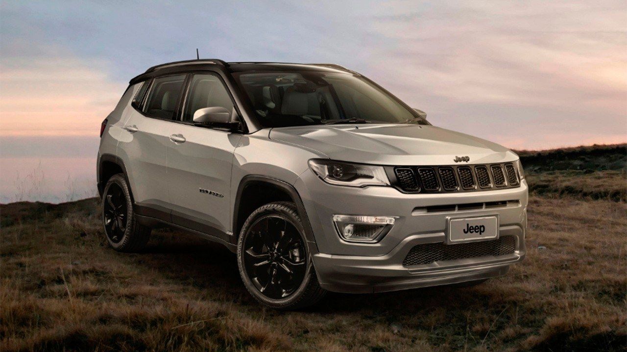 Brasil - Octubre 2020: El Jeep Compass resiste en un mercado a la baja