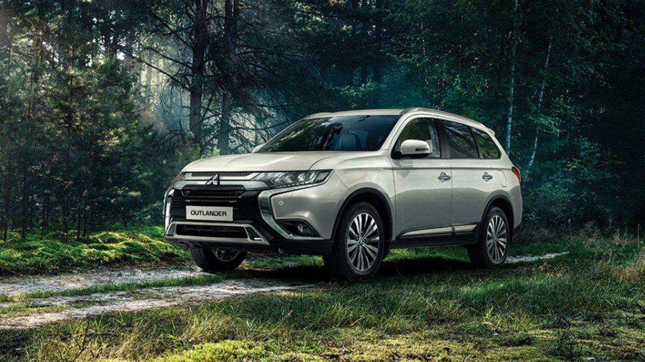 Rusia - Octubre 2020: Las ventas del Mitsubishi Outlander se animan