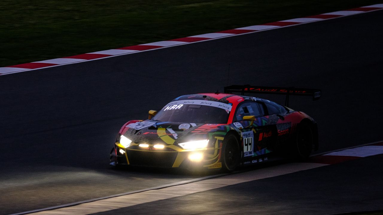 El Audi #44 lidera los libres nocturnos de las 9 Horas de Kyalami