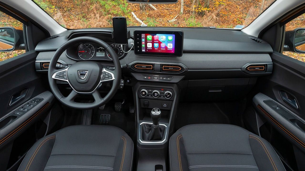 Dacia Sandero Stepway 2021 - interior